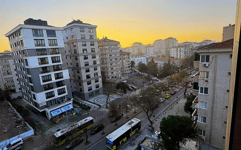 Sağlamdan Satilik Göktepe Sokak Nefi̇s Dai̇re