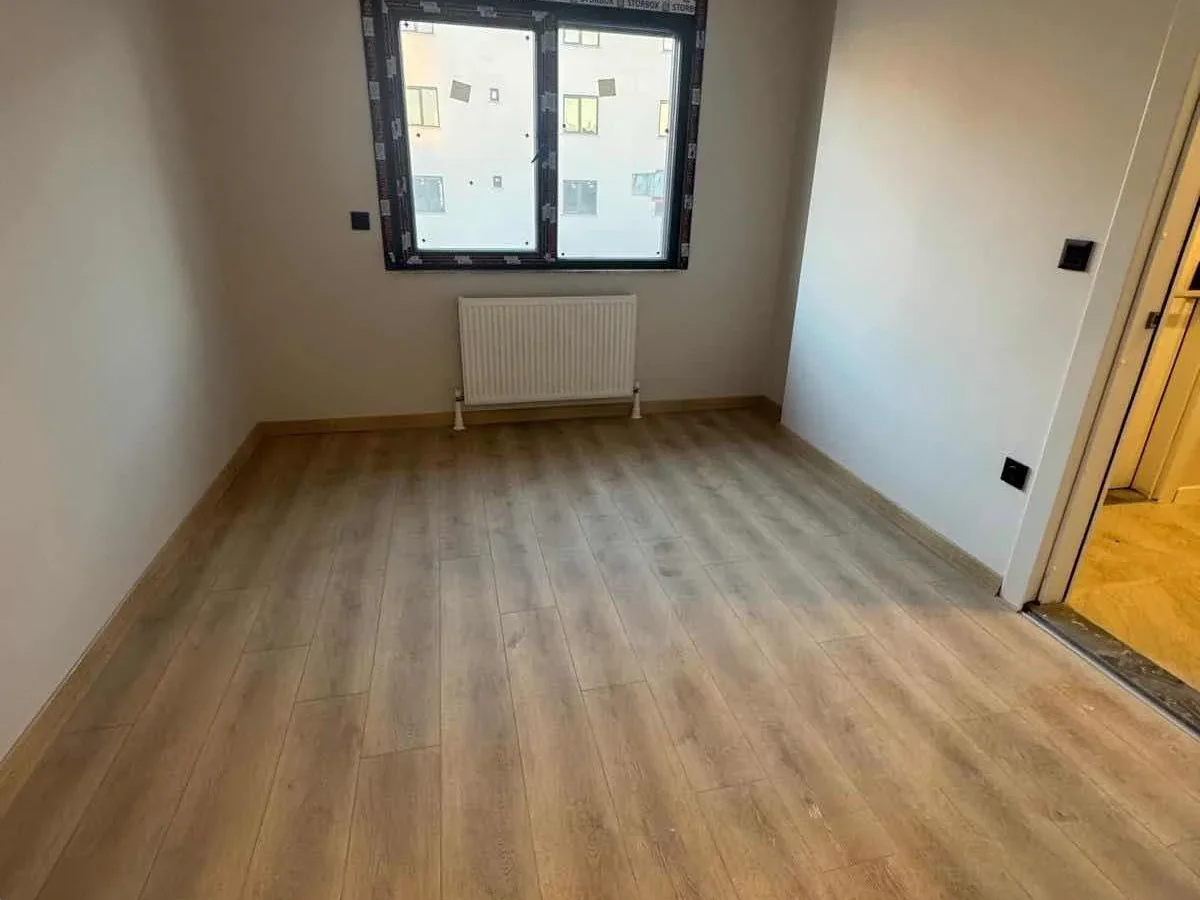 SAĞLAM'DAN GÖZTEPE'DE MİNİBÜS CADDE ÜZERİNDE 3+1 İŞ YERİNE UYGUN