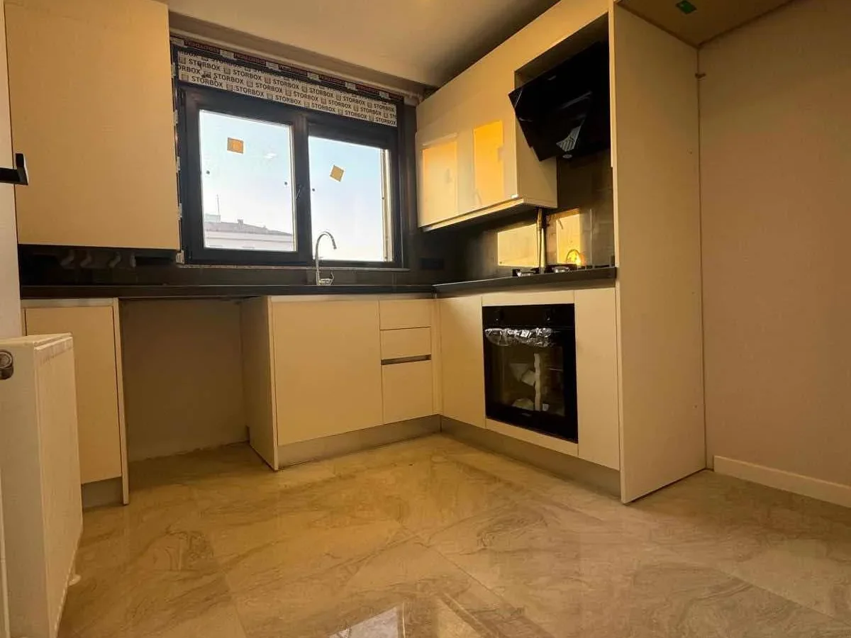 SAĞLAM'DAN GÖZTEPE'DE MİNİBÜS CADDE ÜZERİNDE 3+1 İŞ YERİNE UYGUN