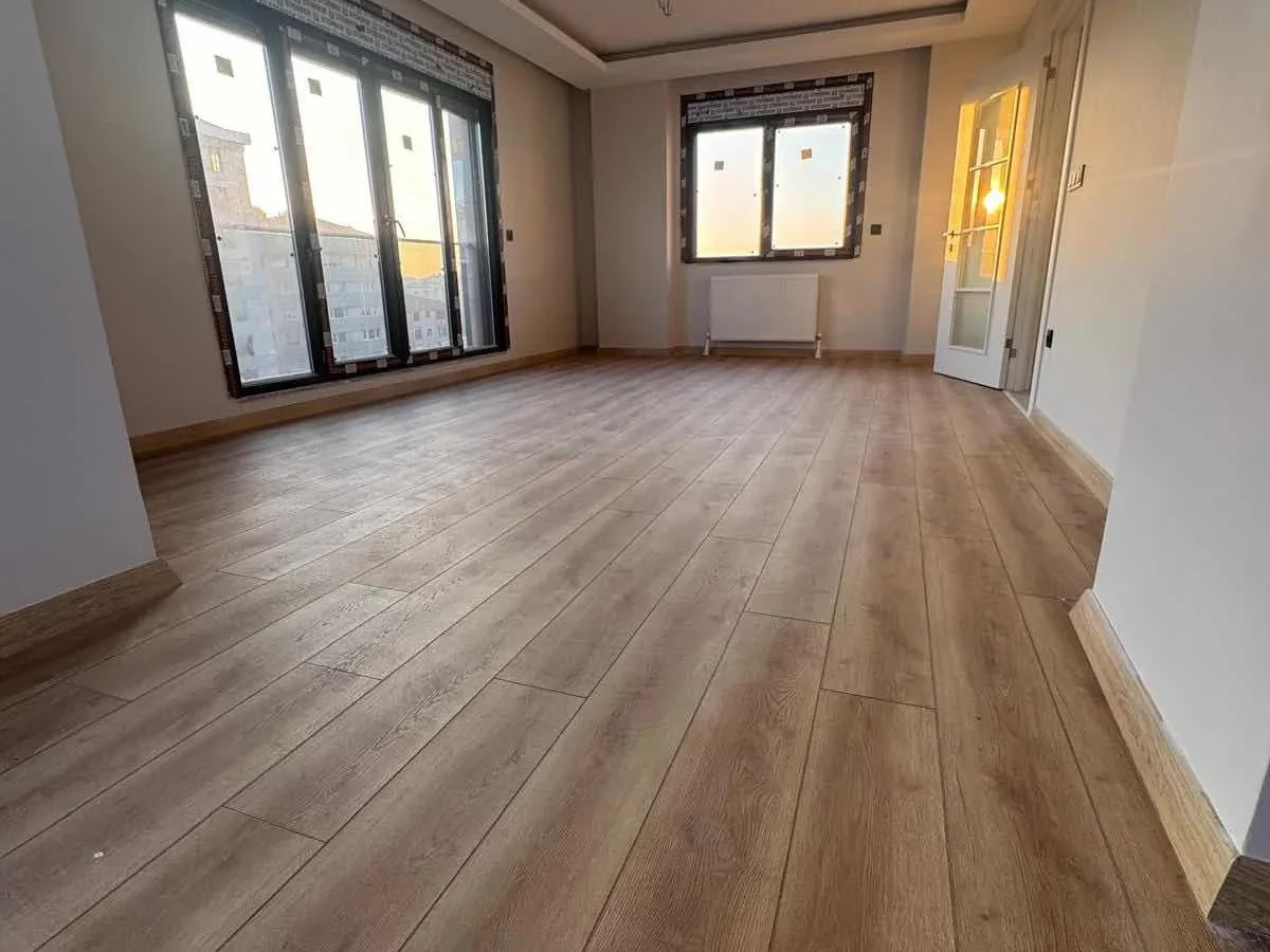 SAĞLAM'DAN GÖZTEPE'DE MİNİBÜS CADDE ÜZERİNDE 3+1 İŞ YERİNE UYGUN