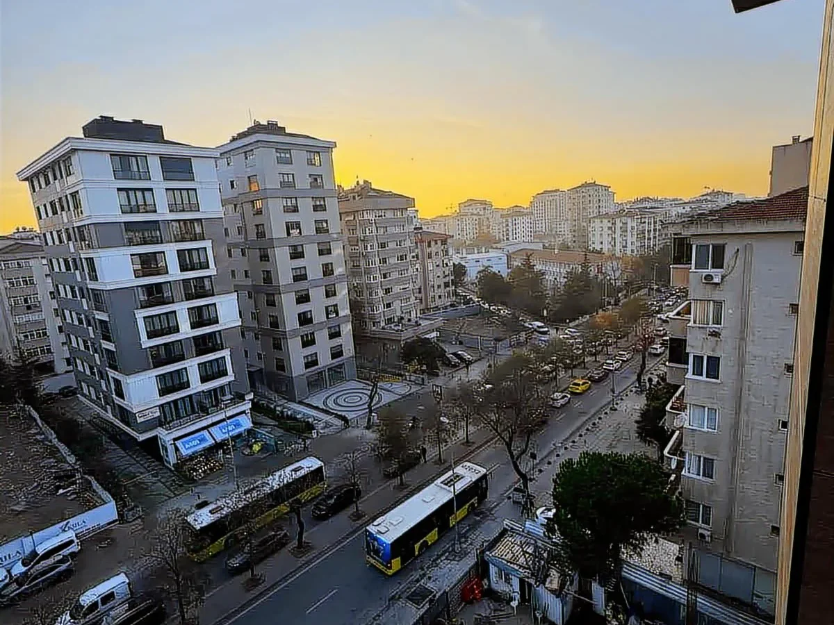 SAĞLAM'DAN GÖZTEPE'DE MİNİBÜS CADDE ÜZERİNDE 3+1 İŞ YERİNE UYGUN