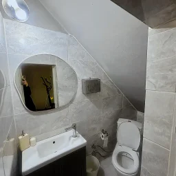 Üsküdar Barbaros Mahallesi̇'nde Müstaki̇l İş Yeri̇