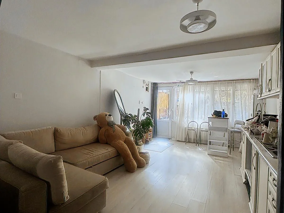 Üsküdar Barbaros Mahallesi̇'nde Müstaki̇l İş Yeri̇