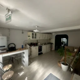 Üsküdar Barbaros Mahallesi̇'nde Müstaki̇l İş Yeri̇